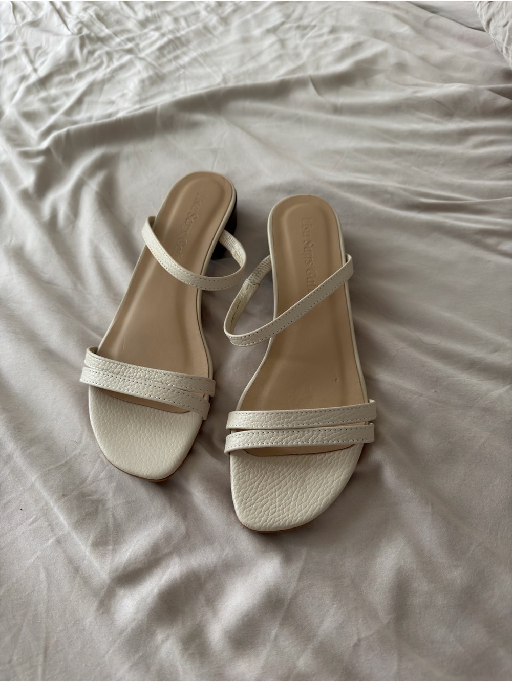 Lisa Says Gah Tan Strappy Slide Sandals - Picture 3 of 6